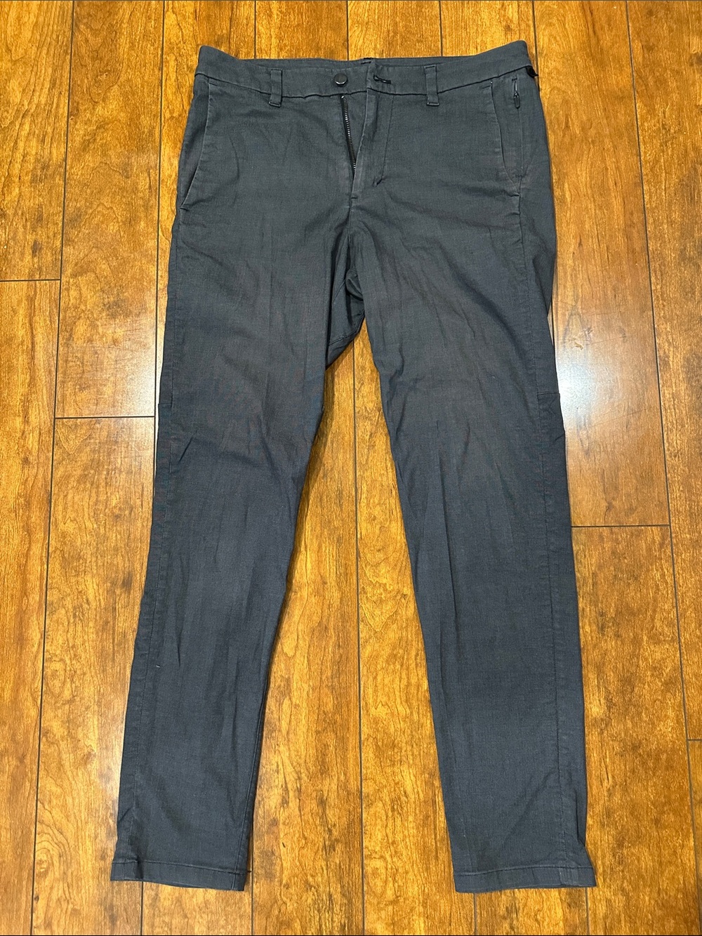 lululemon Men's Dark Gray Commission Pants Slim - Picture 1 of 3